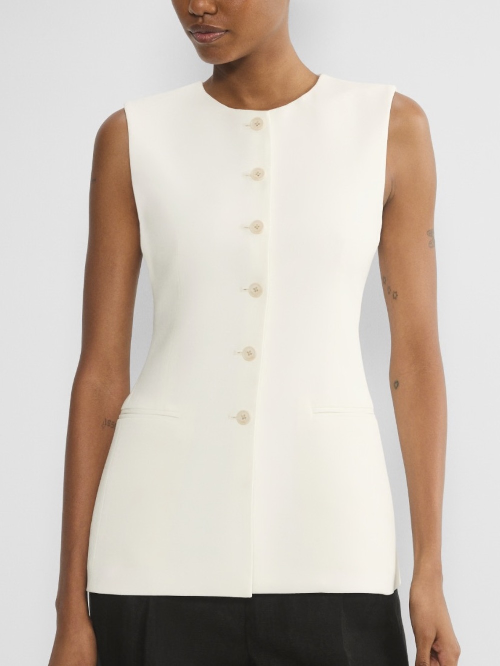 Aritzia Babyton Juris Vest in Light Birch Crepette